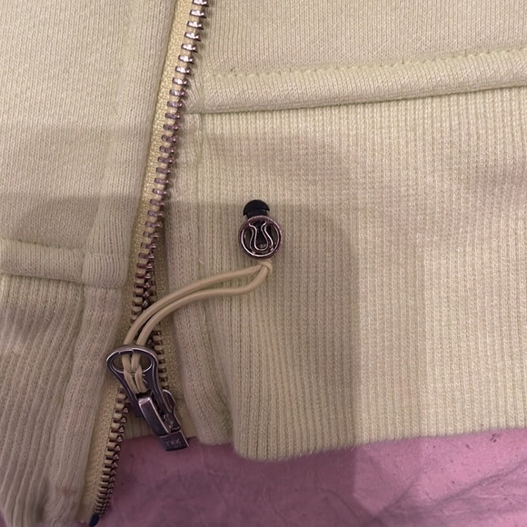 Lululemon Full zip scuba jacket !! Looking to trade for a pair of align leggings - Picture 5 of 6